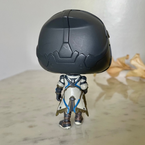 Overwatch Ana Amari Funko pop character figurine - Picture 4 of 5